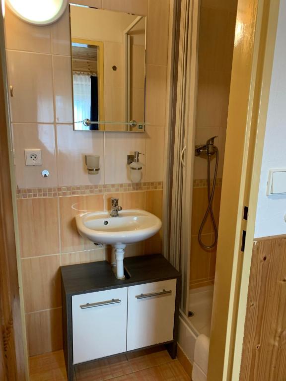 Koupelna v ubytování Penzion a Restaurace Vyhlídka