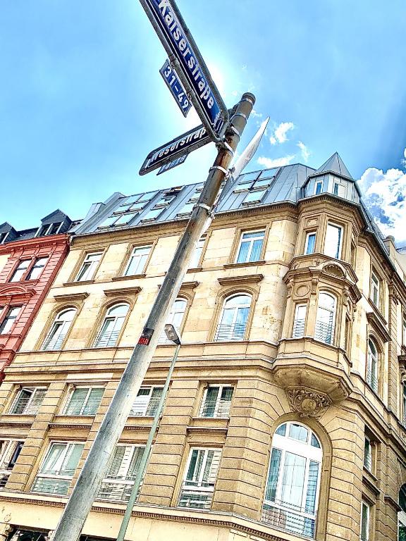 O edifício em que o hotel se localiza