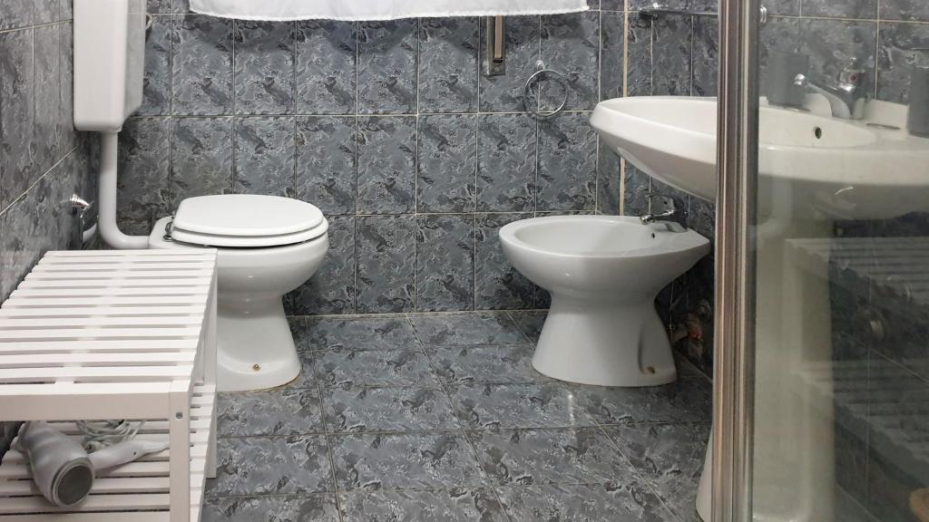 A bathroom at Sweet Home