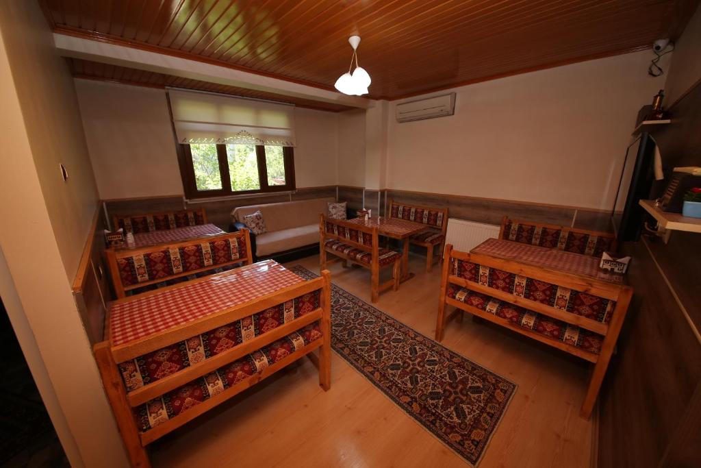 Posezení v ubytování Emiroğlu Konak Otel