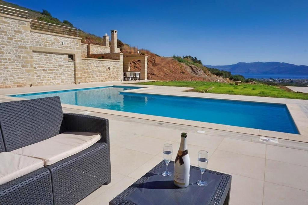 Πισίνα στο ή κοντά στο Villa Stylianos retreat