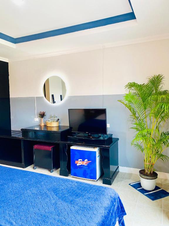TV a/nebo společenská místnost v ubytování BH Baan Paradise Hotel Patong