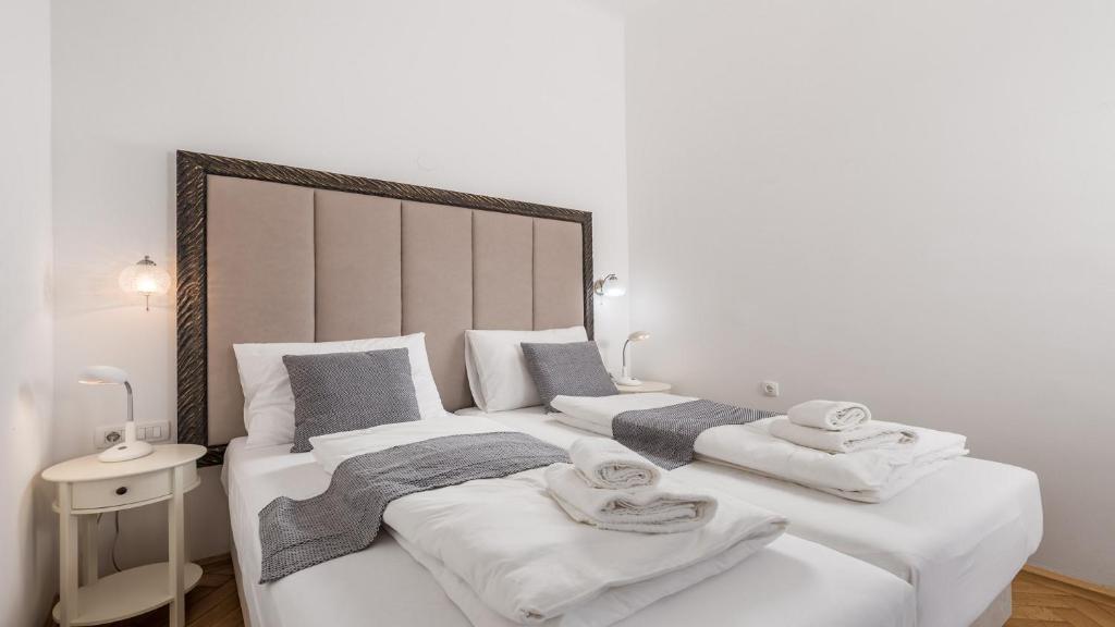 Apartments ART TEATRO - 7