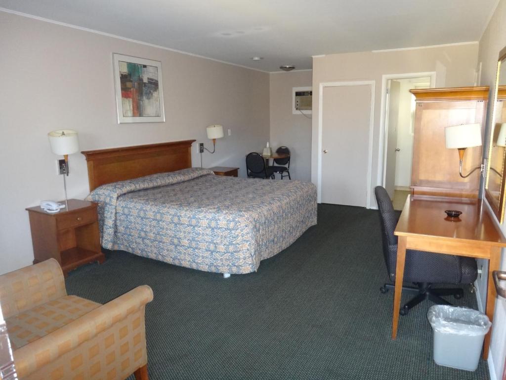 Budget Motor Inn- Mahopac - 