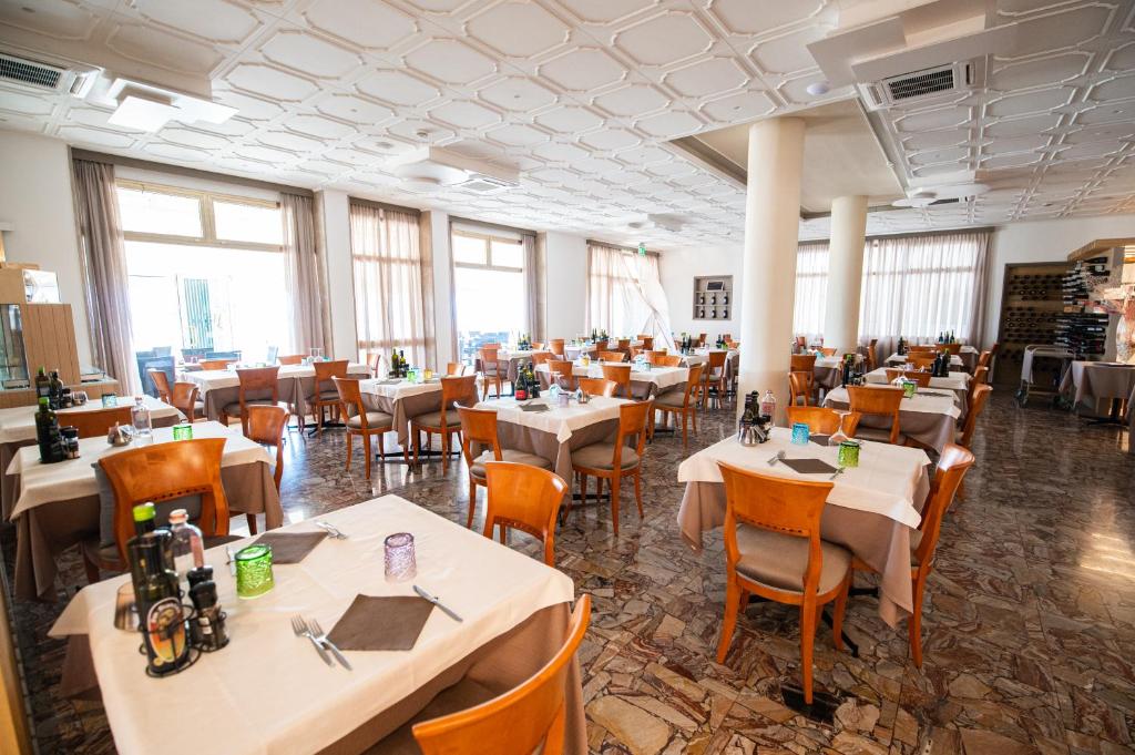 Restaurace v ubytování Hotel Souvenir