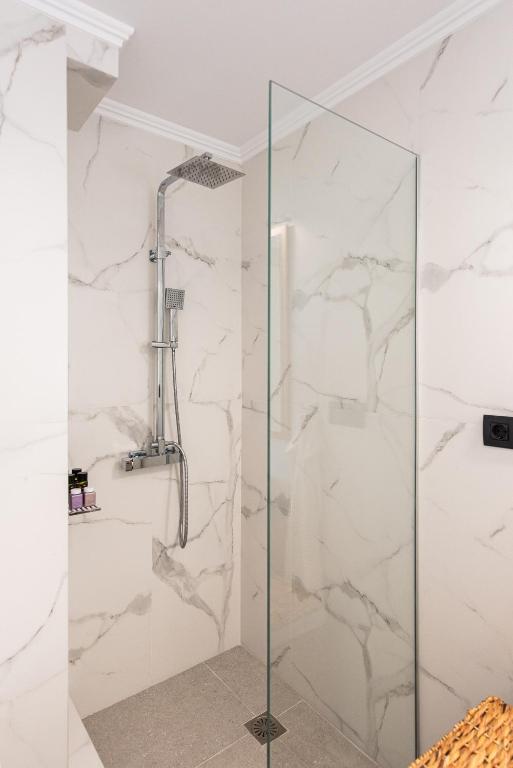A bathroom at Analogy chania apartment