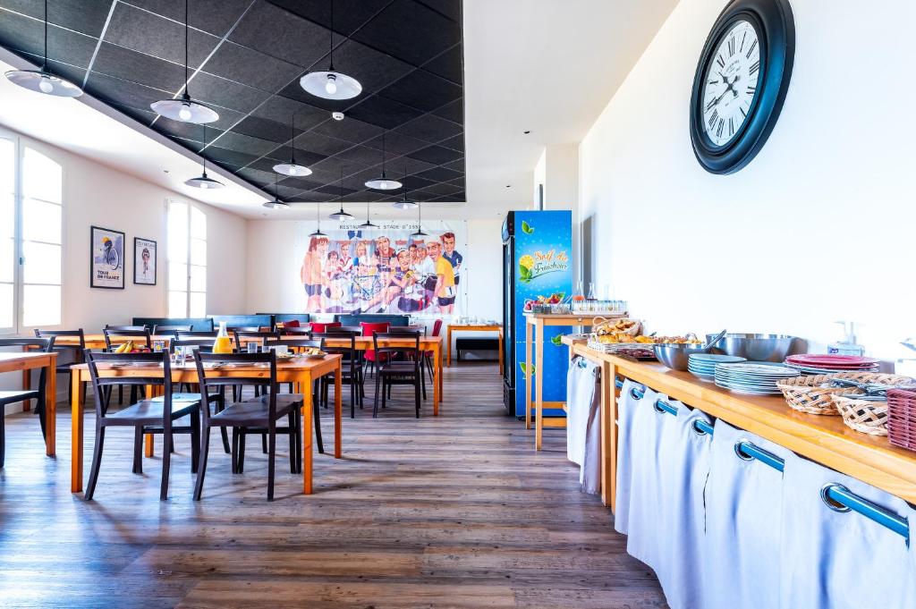 Restaurace v ubytování Le Nesk Ventoux - Hotel