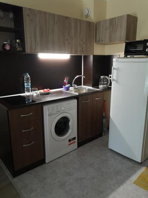 A kitchen or kitchenette at Studio VIP-ZONE