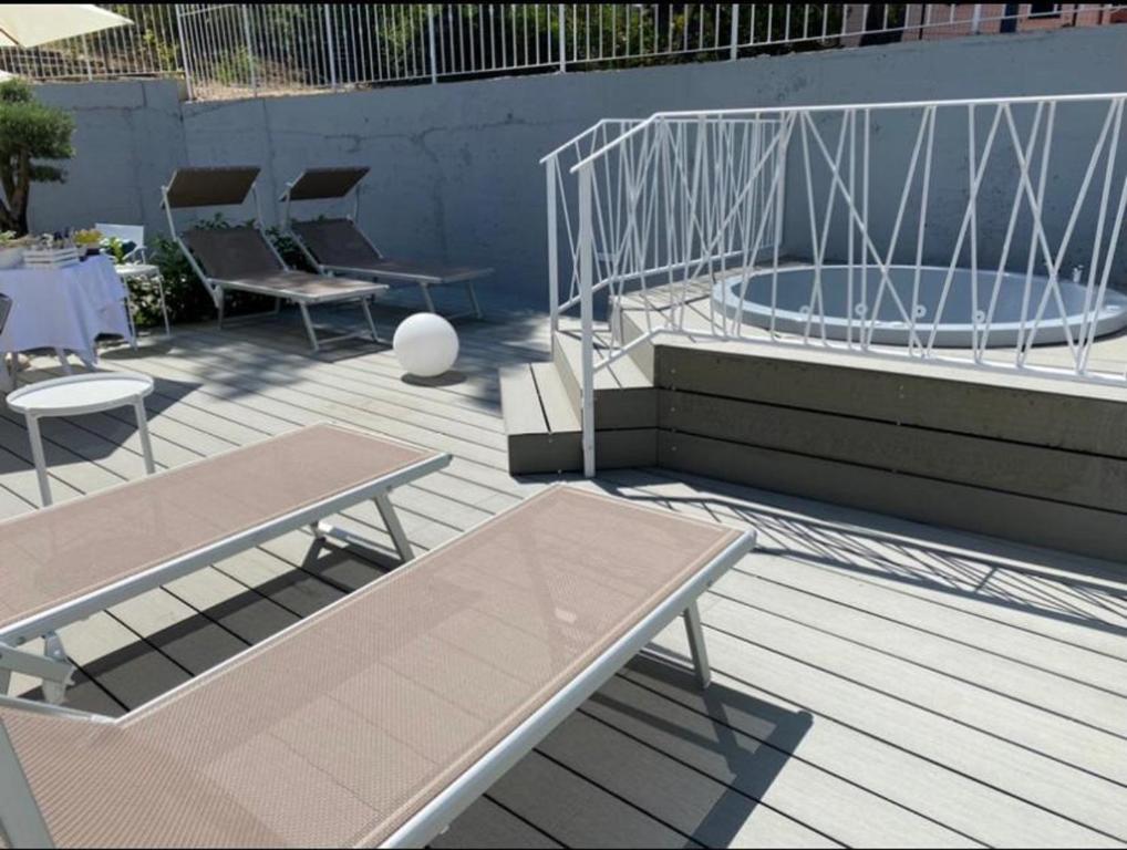Balkón nebo terasa v ubytování 4essences Boutique Rooms