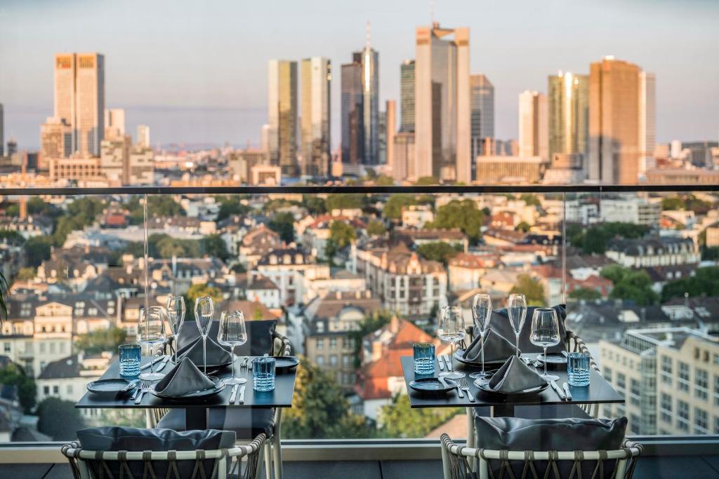 Nespecifikovaný výhled na destinaci Frankfurt nad Mohanem nebo výhled na město při pohledu z hotelu