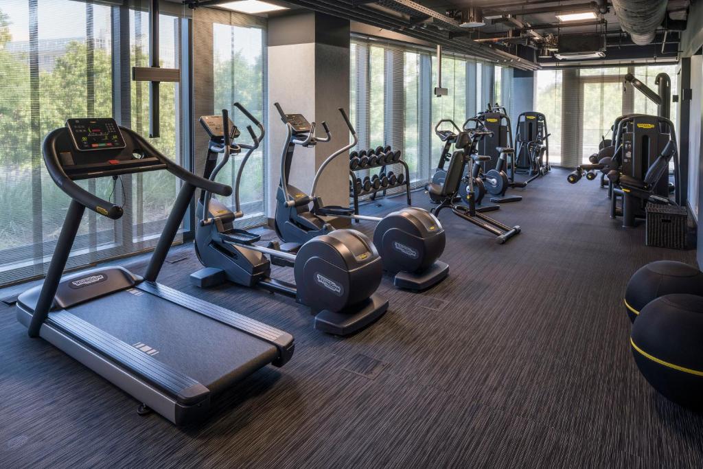 Fitness centrum a/nebo fitness zařízení v ubytování Meliá Frankfurt City