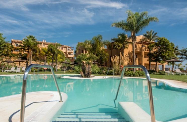 Luxury apartment in Benahavis with amazing views, Estepona ...