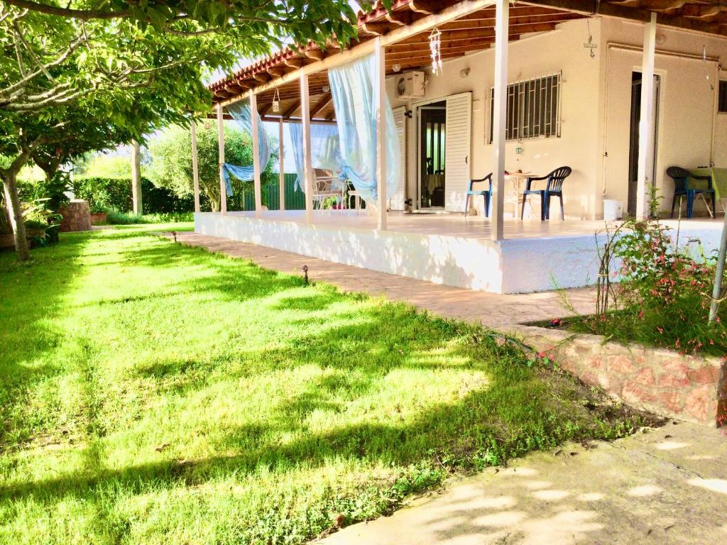 Ioanna's KATAKOLO Seaside Family House near OLYMPIA - Housity