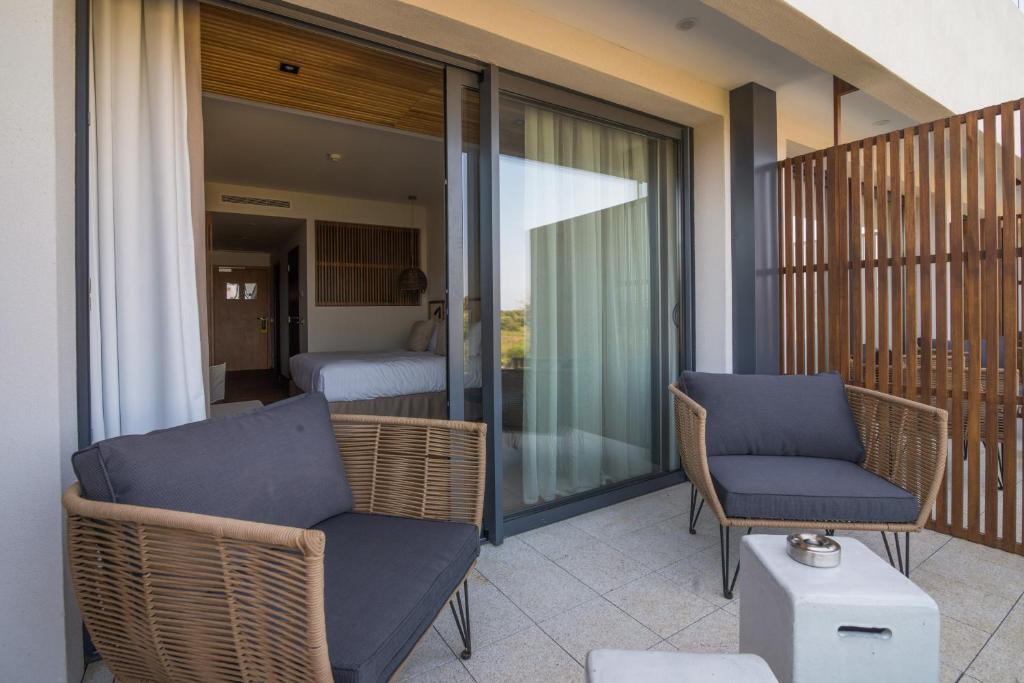 Posezení v ubytování Golden Tulip Porto-Vecchio