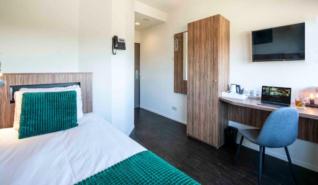 Hotel WICC - Single Room