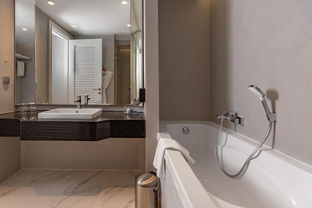 Radisson Blu Palace Resort & Thalasso, Djerba - Sala Premium Con Balcone E Vista Sul Mare Laterale