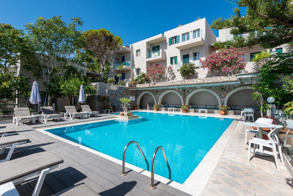 The swimming pool at or close to Aphea Village