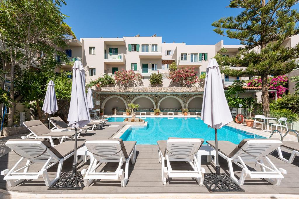The swimming pool at or close to Aphea Village