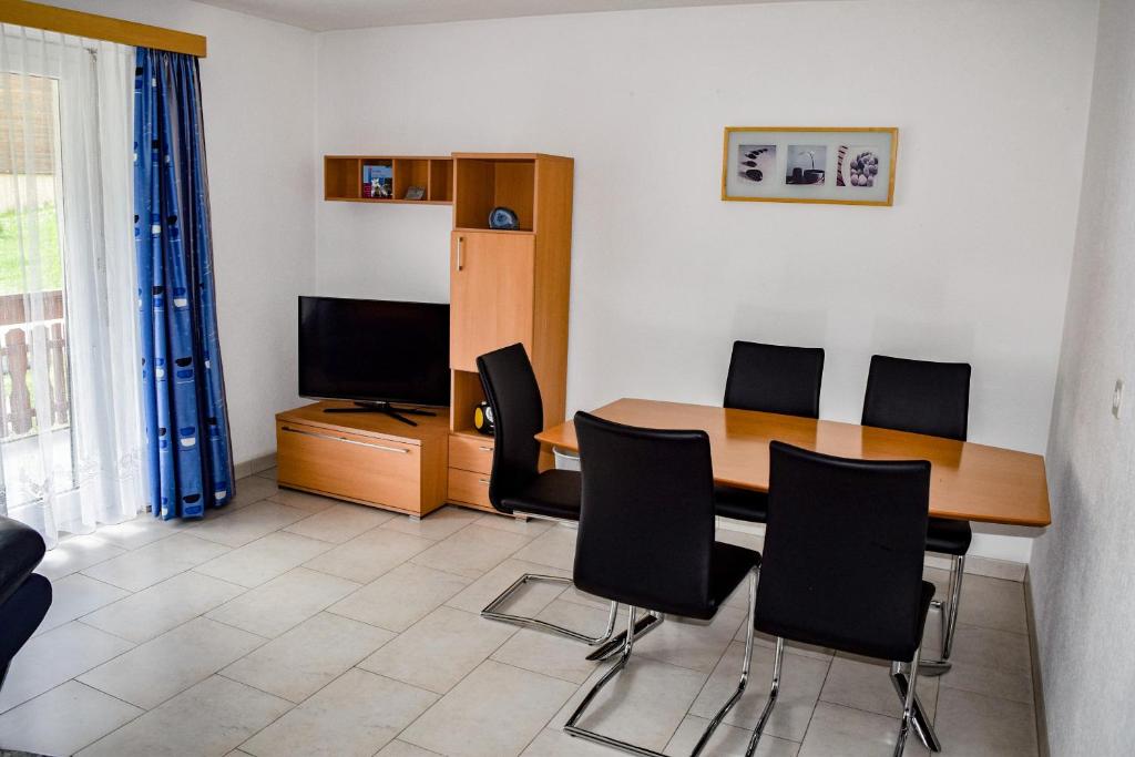 Apartments Alpenfirn Saas-Fee - Two-Bedroom Apartment With Bath Tub - First Floor