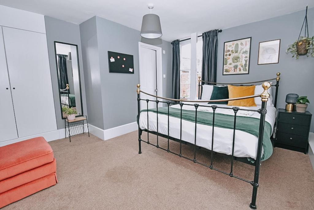 The Town Arms - Deluxe Double Room