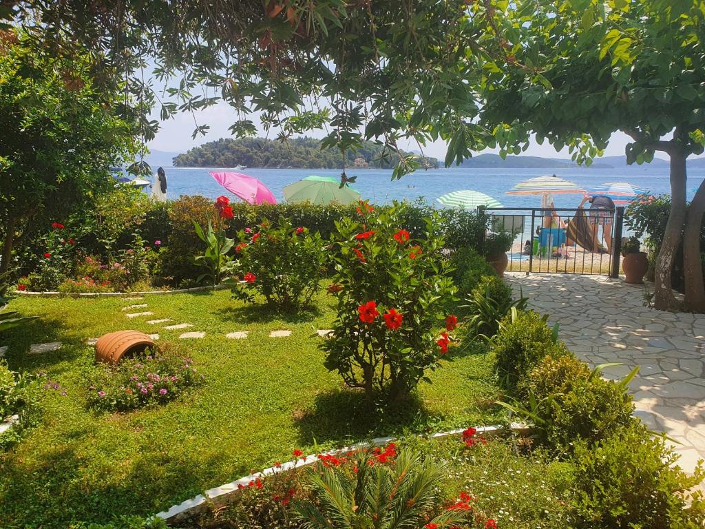 Vonkajšia záhrada v ubytovaní Daglas Beach House