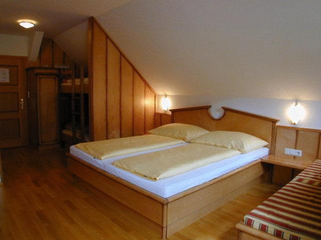 Postel nebo postele na pokoji v ubytování Pension Zechnerhof