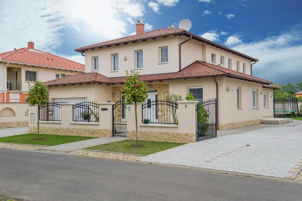 The building in which Az apartmant is located