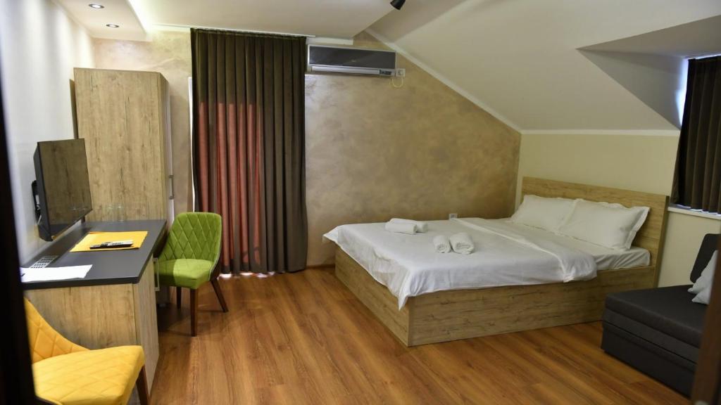 Apartmani Mali vikend - Triple Habitación Con Balcón