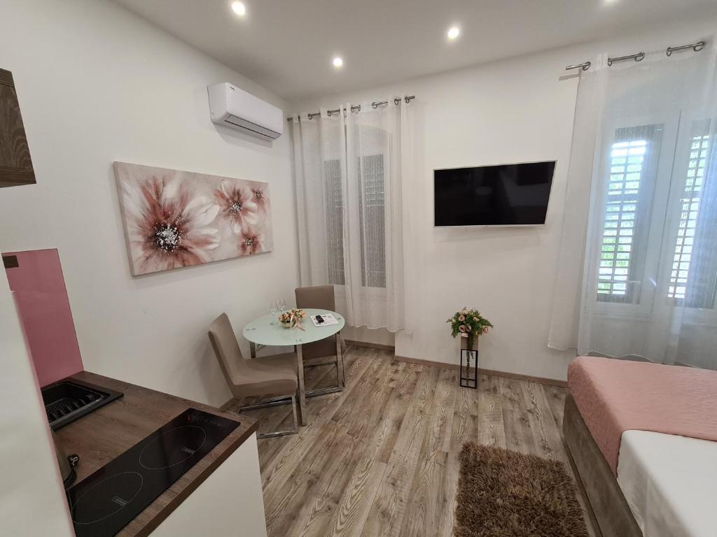 TV a/nebo společenská místnost v ubytování D&D Suites in Split Centre