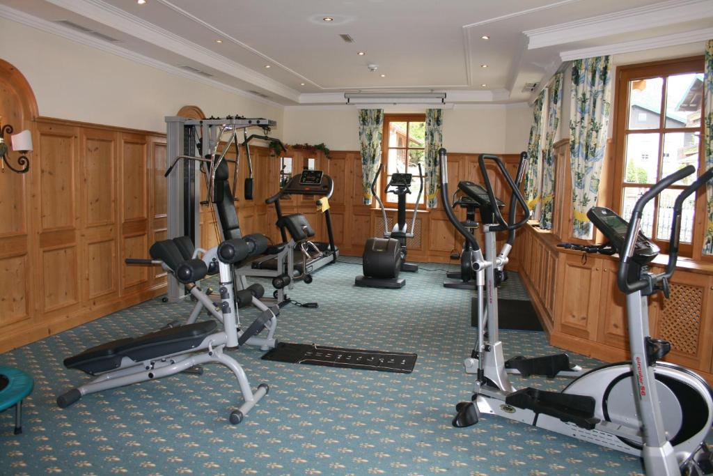 Posilňovňa alebo fitness centrum v ubytovaní Landhotel Schützenhof