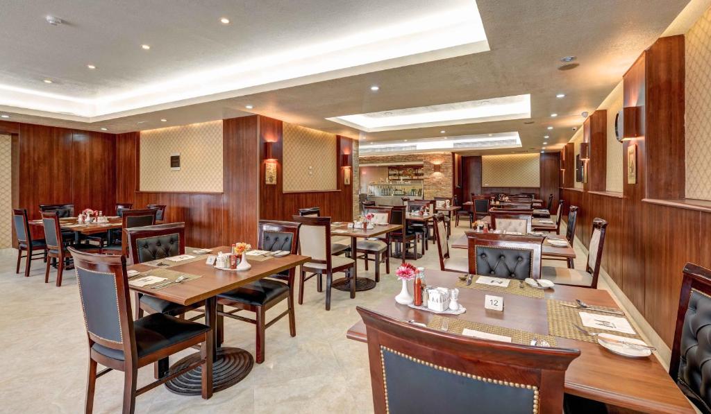 A restaurant or other place to eat at Mirita Hotel ,10th Of Ramadan