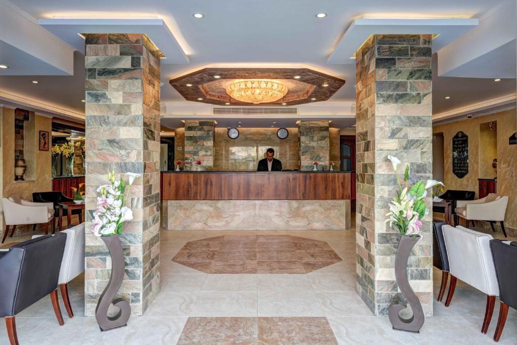 A restaurant or other place to eat at Mirita Hotel ,10th Of Ramadan