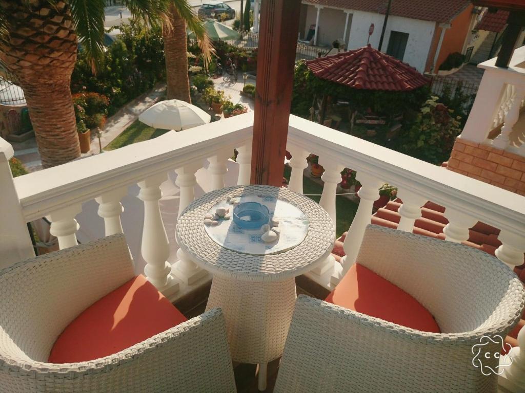 Balkon lub taras w obiekcie Palm Garden Villa