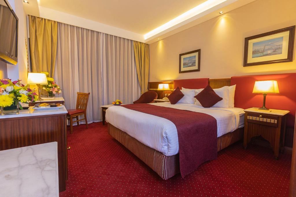 Llit o llits en una habitació de Hotel Flamenco Cairo