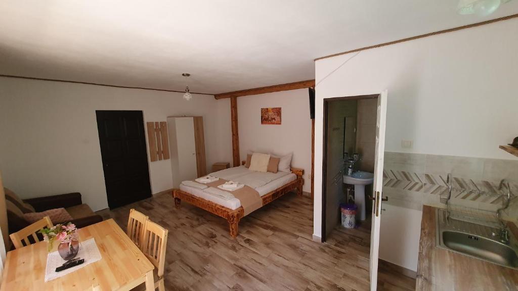 Postel nebo postele na pokoji v ubytování Ati&Hanna2