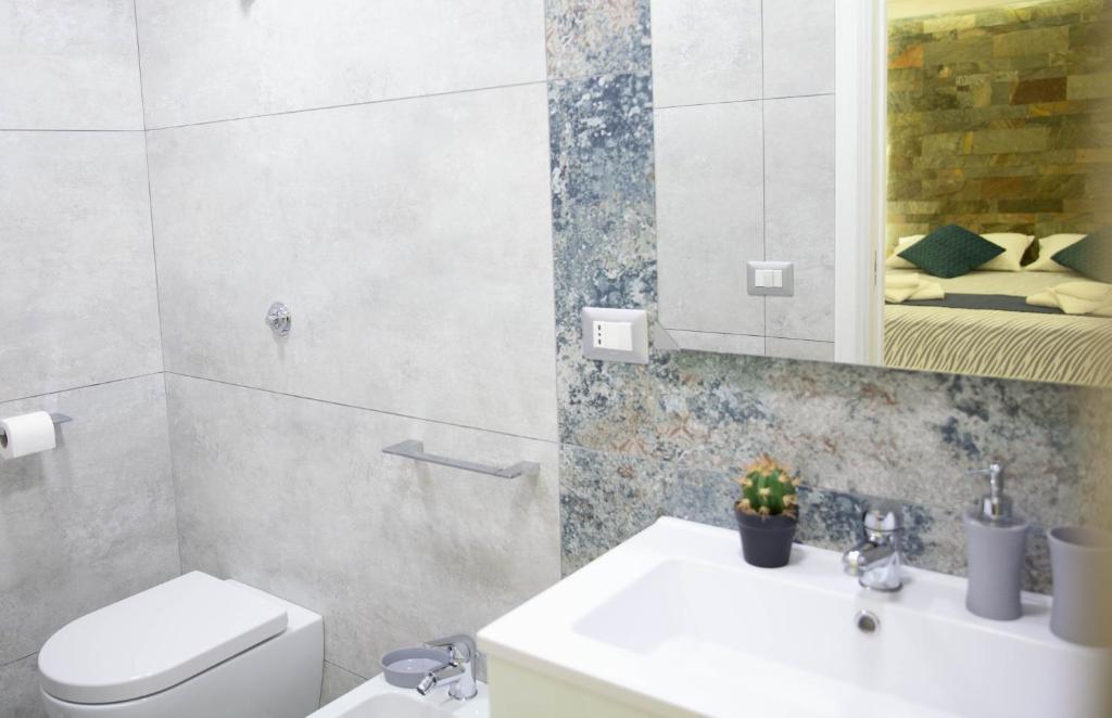 Łazienka w obiekcie Plebiscito House - Casa Vacanze Napoli