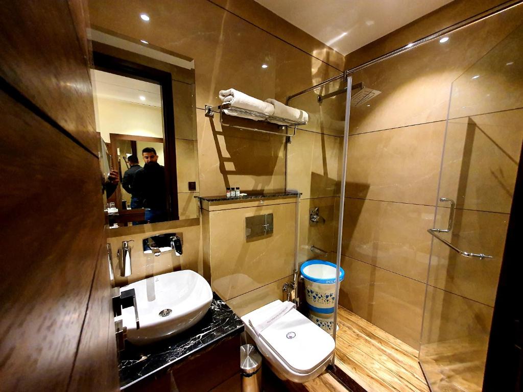 Hotel Makhan Residency - 