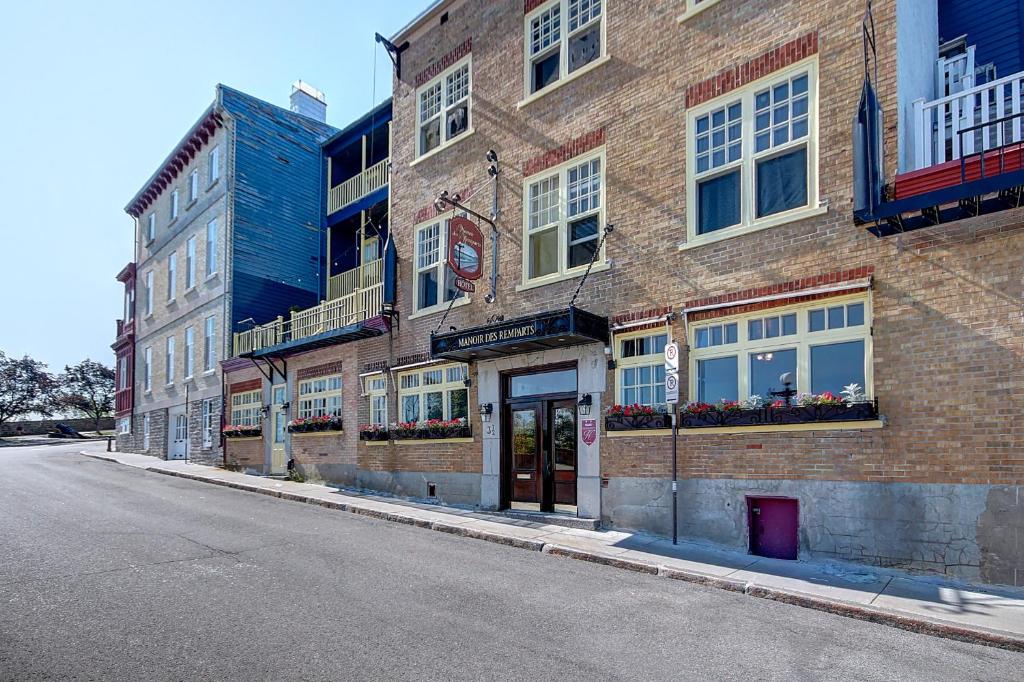 North House - Hôtel Automatisé Manoir des Remparts - Resim 11