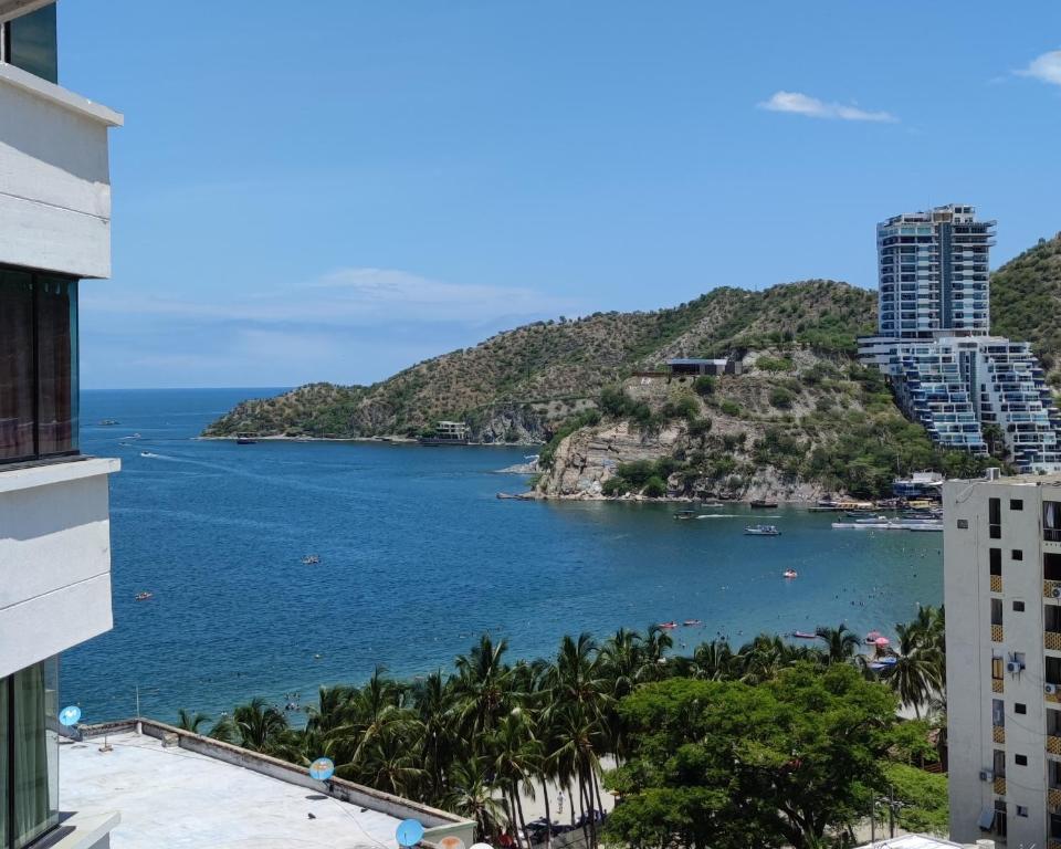 vista sull'oceano da un edificio di Condominio al frente de la playa EL RODADERO! Amplio y hermoso apartamento a Santa Marta
