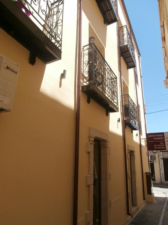 Budova, kde se aparthotel nachází