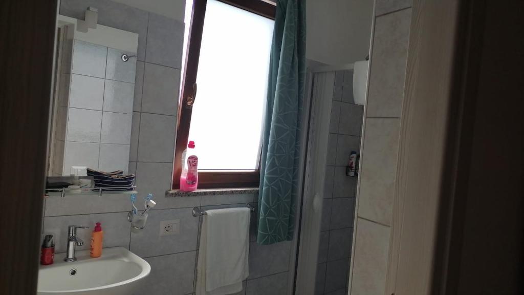Łazienka w obiekcie Affittacamere Sos Ninnitteddos