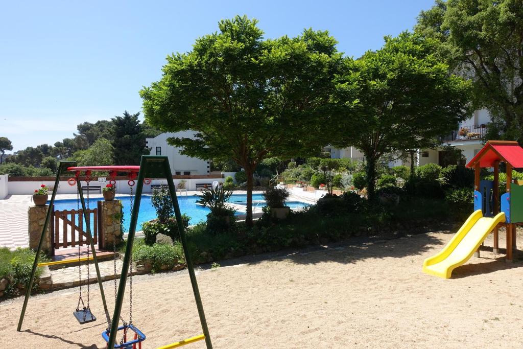 Bazén v ubytování Calella golfet sobremar nebo v jeho okolí
