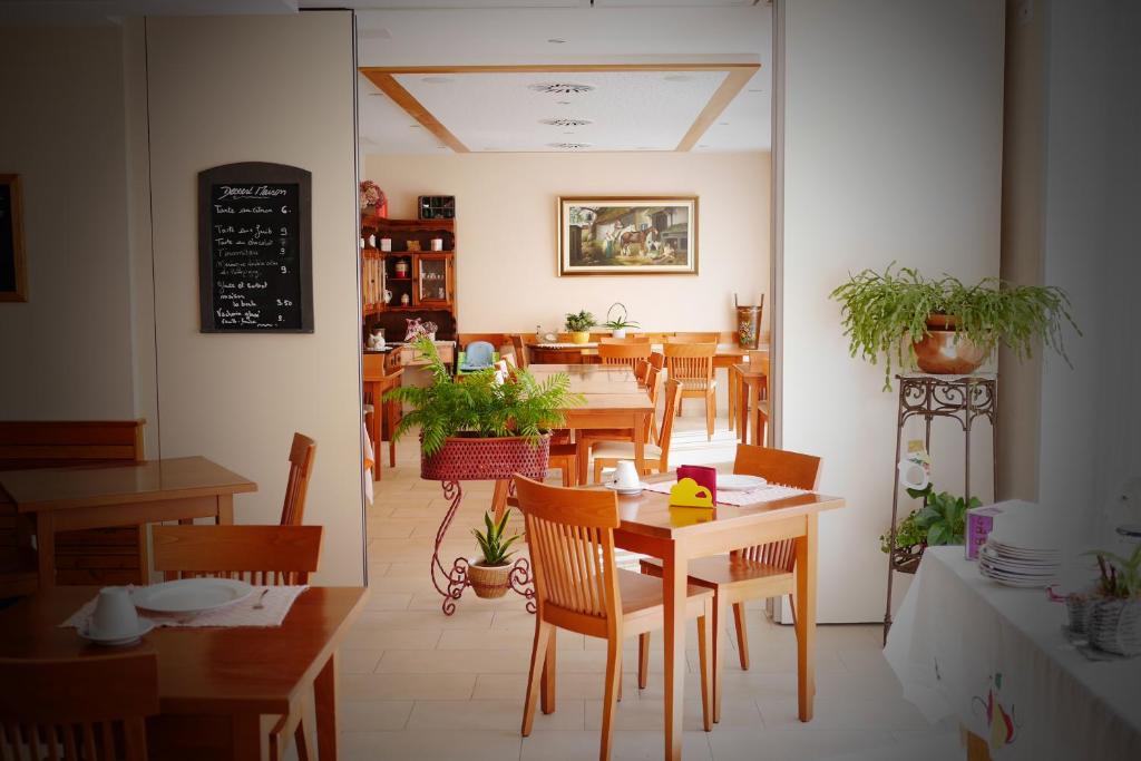 Posezení v ubytování Auberge Aux Deux Sapins