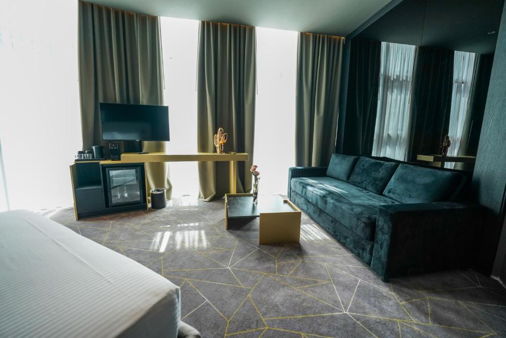 The Central View Boutique Hotel - Image 2