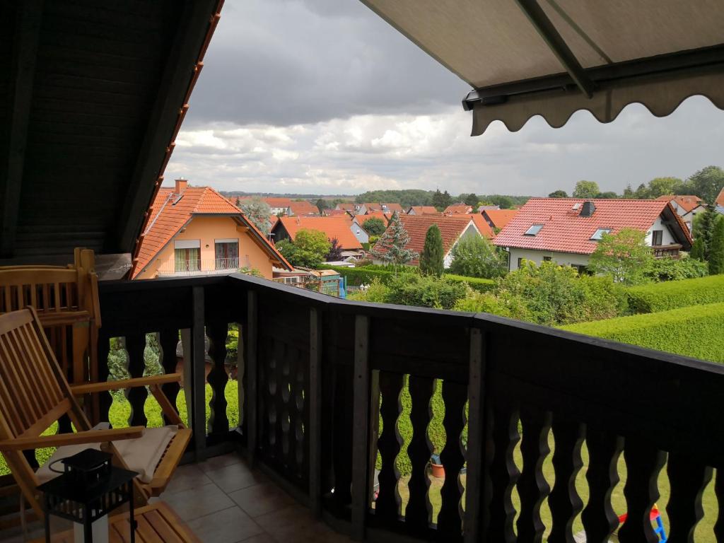 Een balkon of terras bij Ferienwohnung Goldbacher Blick