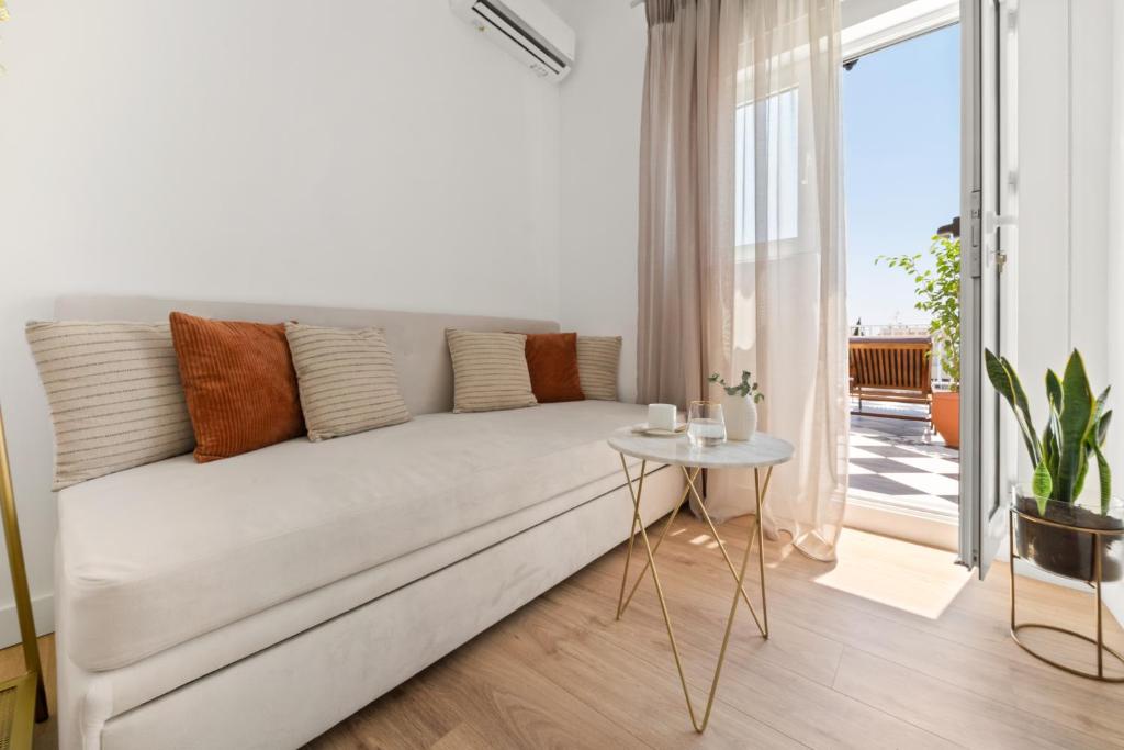 Posedenie v ubytovaní Luxurious Apartment with Big Sea View Terrace - Central Location