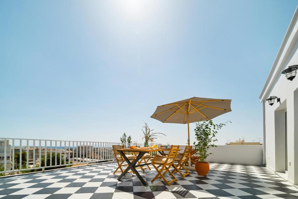 Balkón nebo terasa v ubytování Luxurious Apartment with Big Sea View Terrace - Central Location