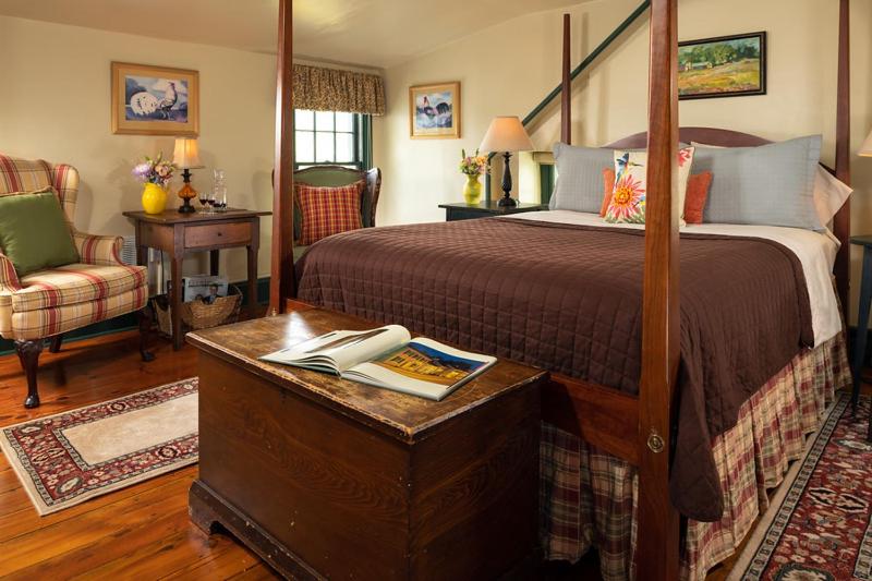 Ashby Inn & Restaurant - Queen Room