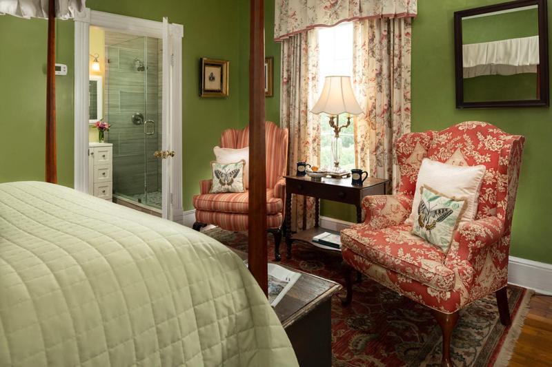 Ashby Inn & Restaurant - Queen Room