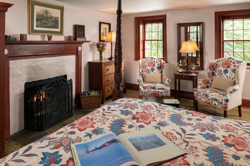 Ashby Inn & Restaurant - Queen Room